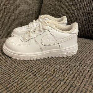Toddler size 9 white Nike sneakers